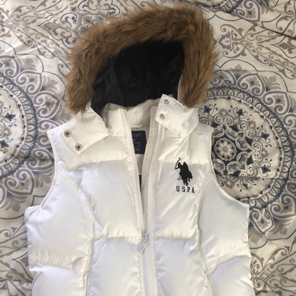 U.S POLO WHITE PUFFER VEST w/ FUR HOOD